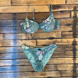 Triangl Biniki Saria Set (Wild Pansy, Green)